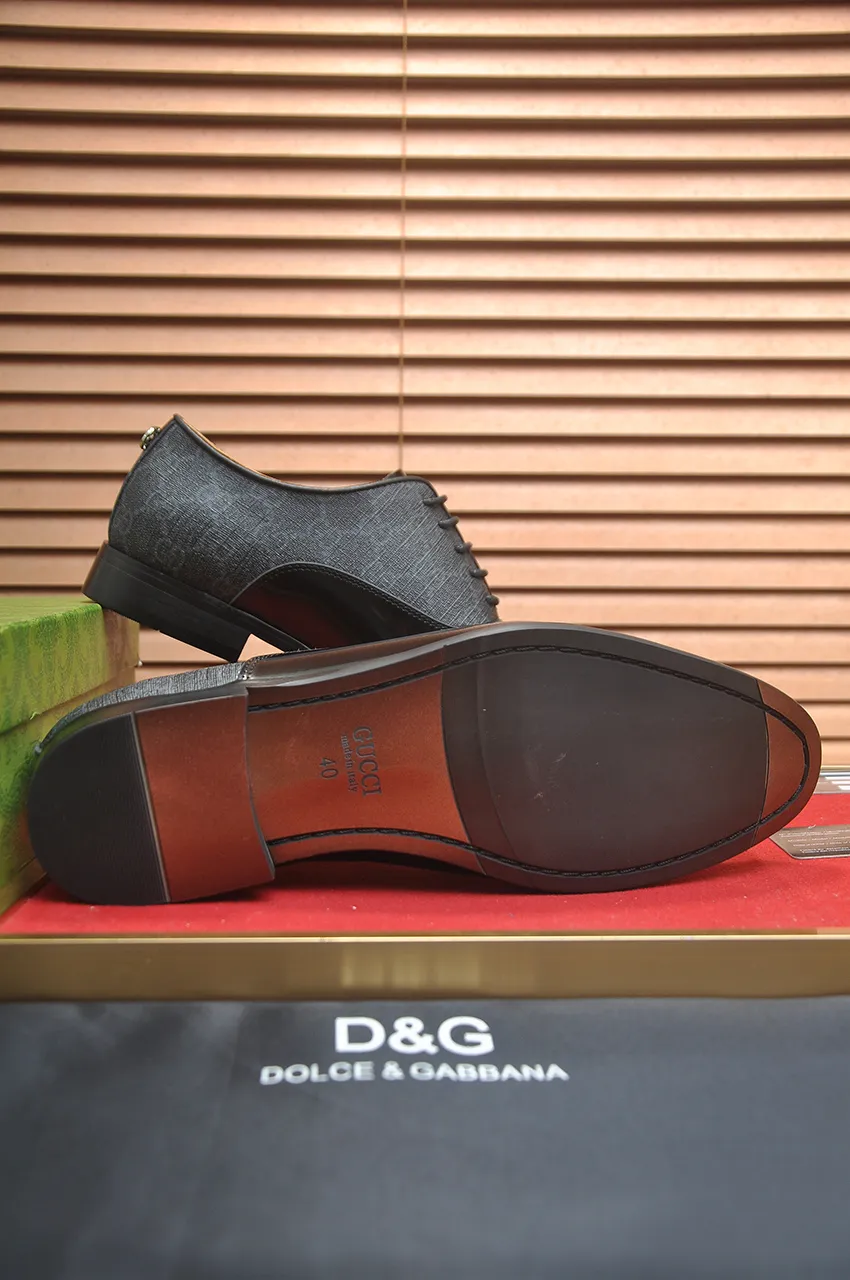 Men's shoes💰500💶Italy's top luxury men's shoe giant (GUCCI) (Gucci) (full cowhide lining) new arrival🍃Original European style🔰 Pleasant to the eye😍In order to make the shoes more durable and non-deformable🌀The production continues to follow traditional methods but there is still no lack of innovation💪Choose original sheepskin for the leather♻️ Smooth and natural And extra bright ⭐Made of imported cowhide, the first choice of rich people 38-45 (45 customized)